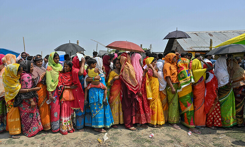 Indian election resumes as heatwave hits voters - World