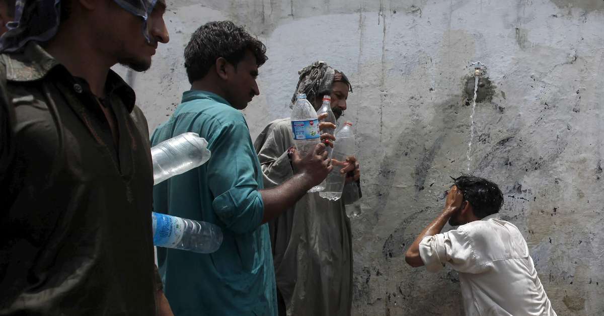 Karachi Suffers Amid Heatwave: Water Shortage Claims Lives