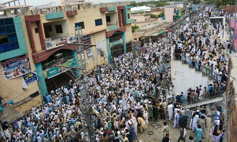 ‘Some people killed, injured due to firing’ as Bannu protest turns violent: KP govt spokesperson - Pakistan