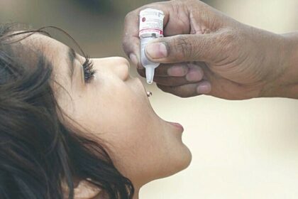 Karachi sees 27pc vaccine refusal on first day of anti-polio drive - Pakistan