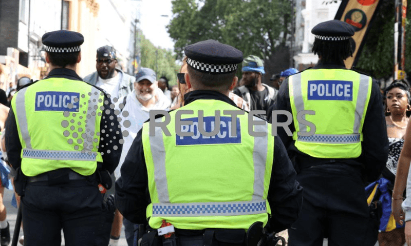 Stabbings mar UK carnival - World