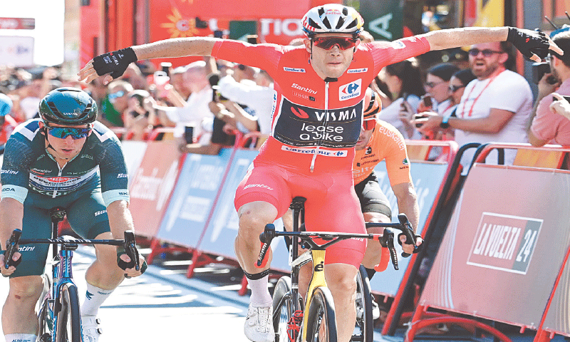 Van Aert holds off Groves to claim Vuelta stage three win - Sport