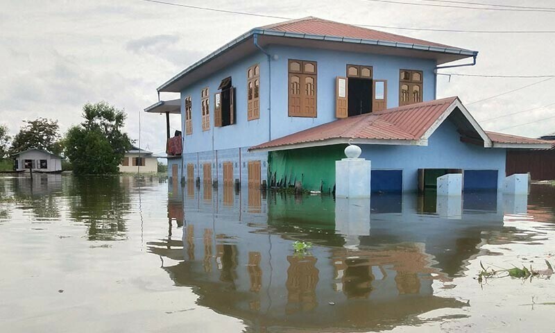 Volunteers rush to help as Myanmar flood toll surges - World